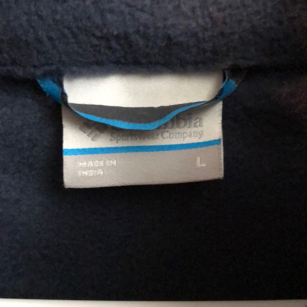 Mens Columbia jacket. Very comfortable and warm - Picture 2 of 6